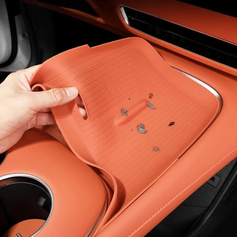 Car Center Control Wireless Charging Silicone Panel Silicone Anti-slip Mat for Deepal S07 S7 Interior Accessories 2023 2024