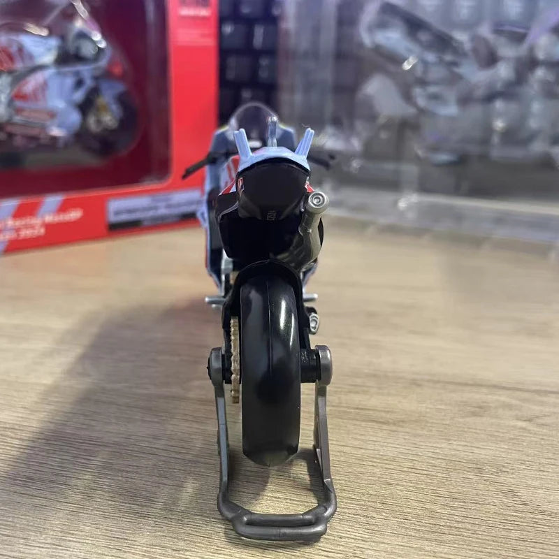 MAISTO 1:18 Ducati MotoGP 2024 Diecast Models Gresini Racing Edition #73 #93 for Enthusiasts Premium Alloy Motorcycle Replicas